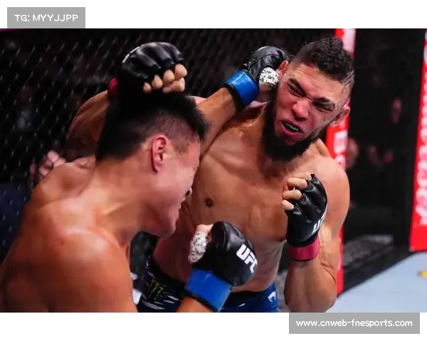 沃尔特·沃克脚跟钩降服萨瑟兰,获UFC 321花红